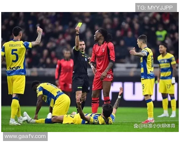 意甲焦点战阿森纳与AC米兰握手言和争议判罚引发全场热议