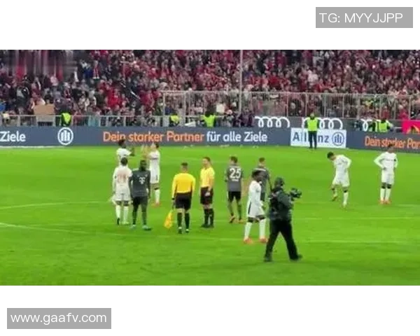 意甲激战拜仁与曼联互交白卷神扑引发全场热议与争议判罚